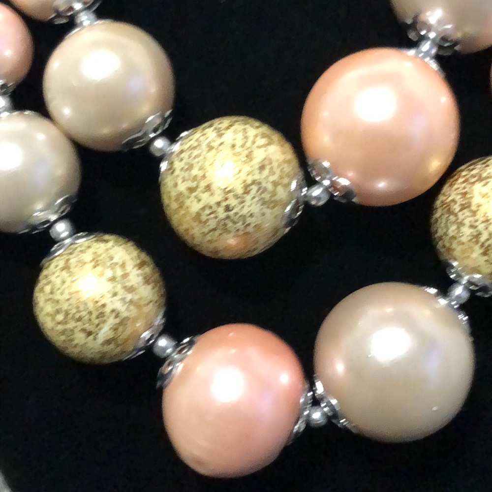 Fashion Gold & Pink Necklace - Picture 2 of 5